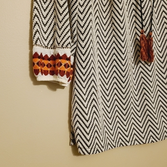 Esley | Women's Chevron Print Blouse with Tassels (Size Medium) - Picture 6 of 14